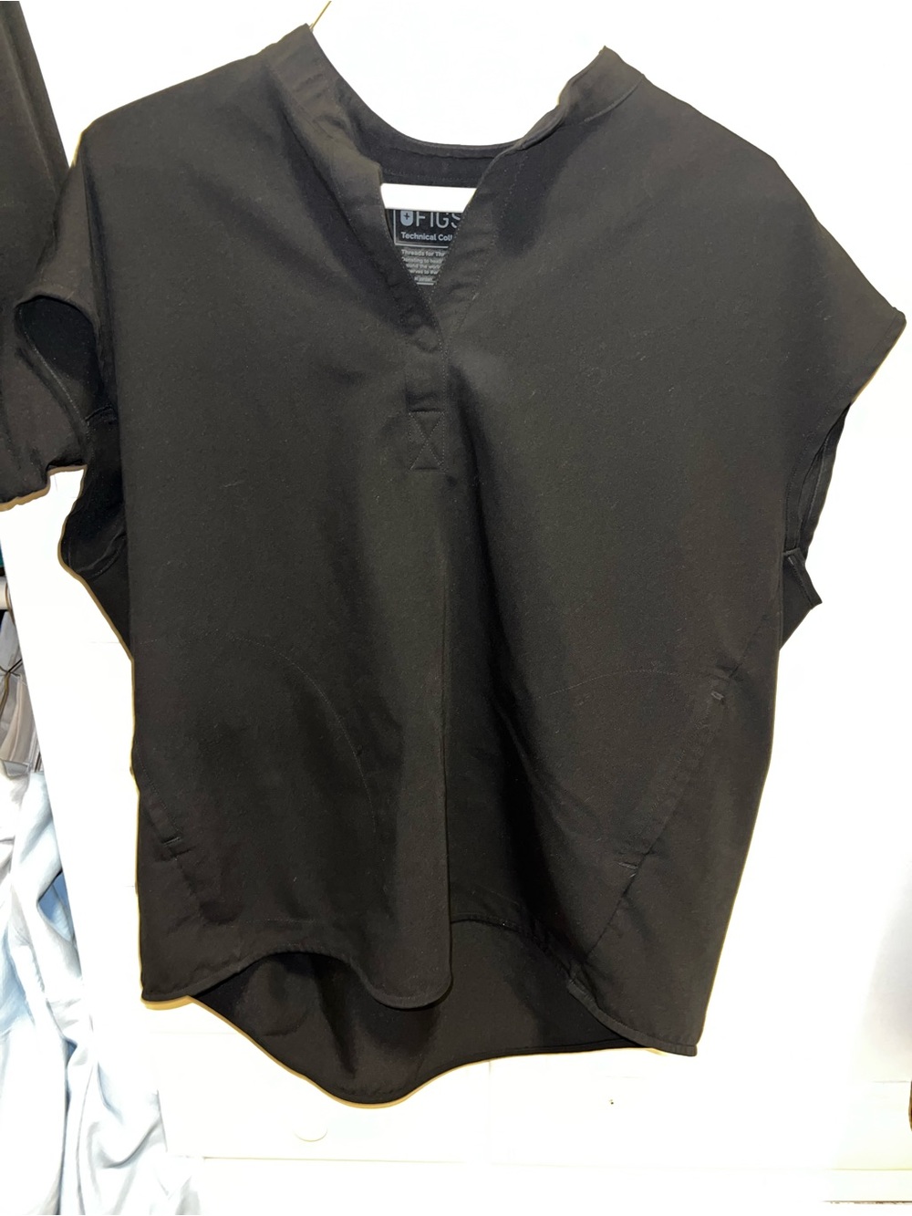 FIGS womens rafaela top in medium